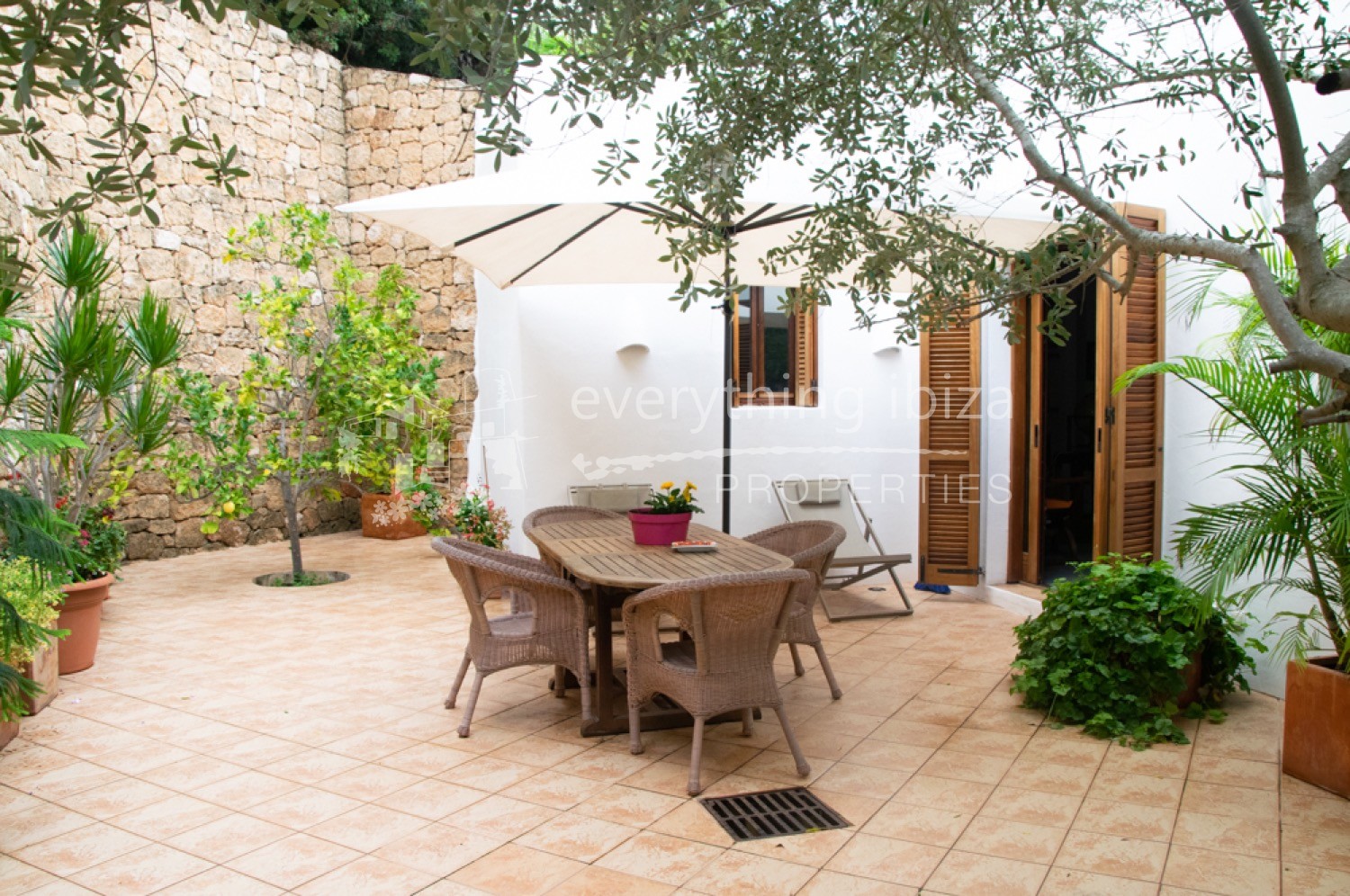 ref 1190 - Country villa for sale in Ibiza by everything ibiza Properties
