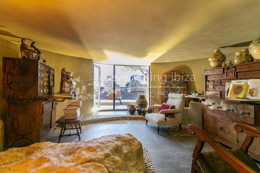 Majestic luxury villa for sale by everything ibiza Properties