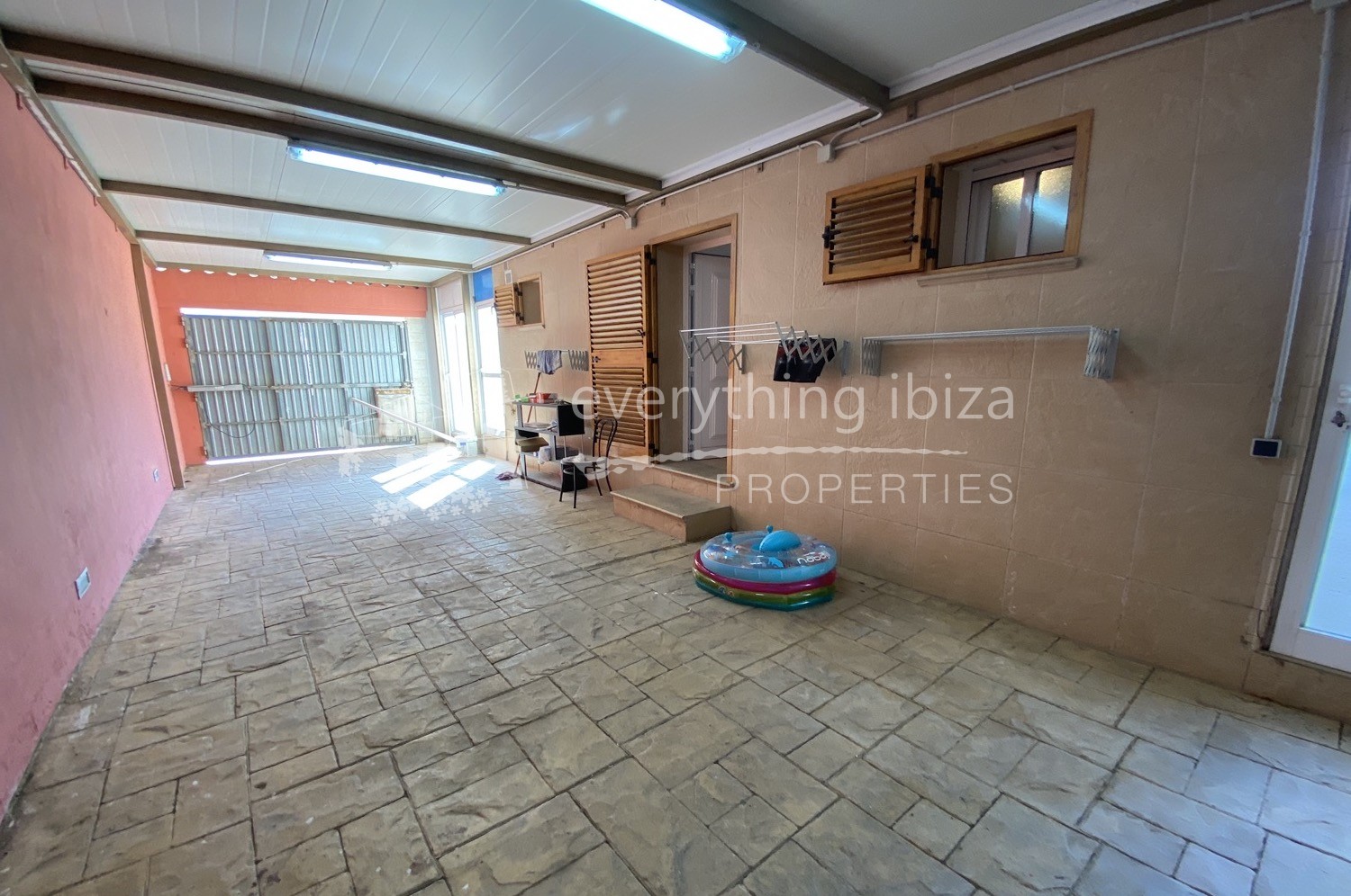 Lovely detached villa for sale by everything ibiza Properties