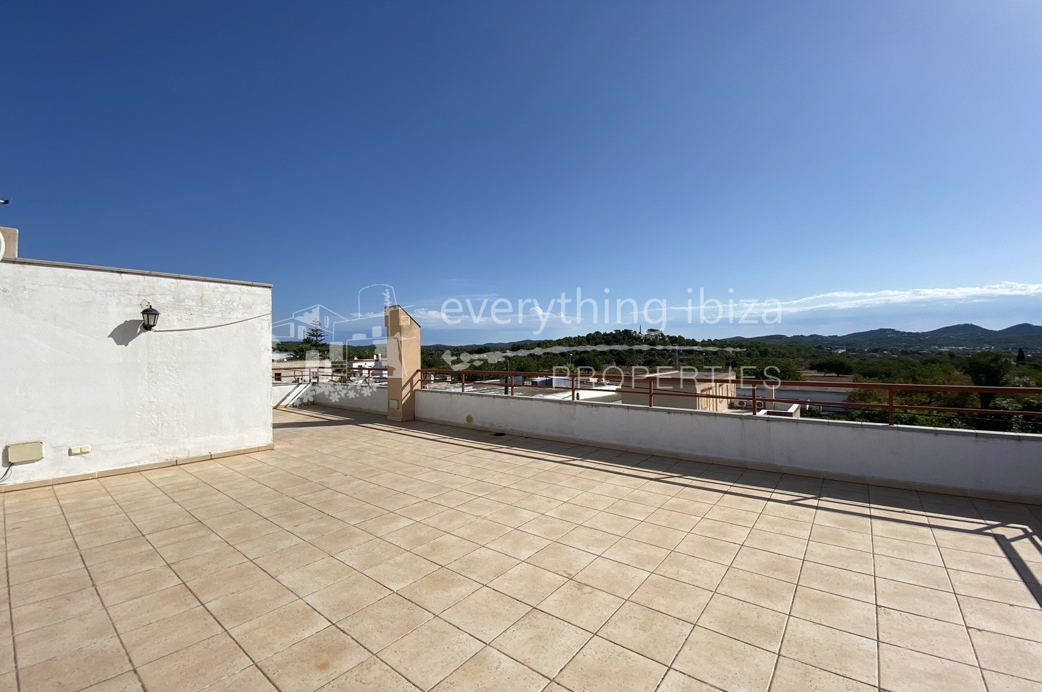 Lovely detached villa for sale by everything ibiza Properties