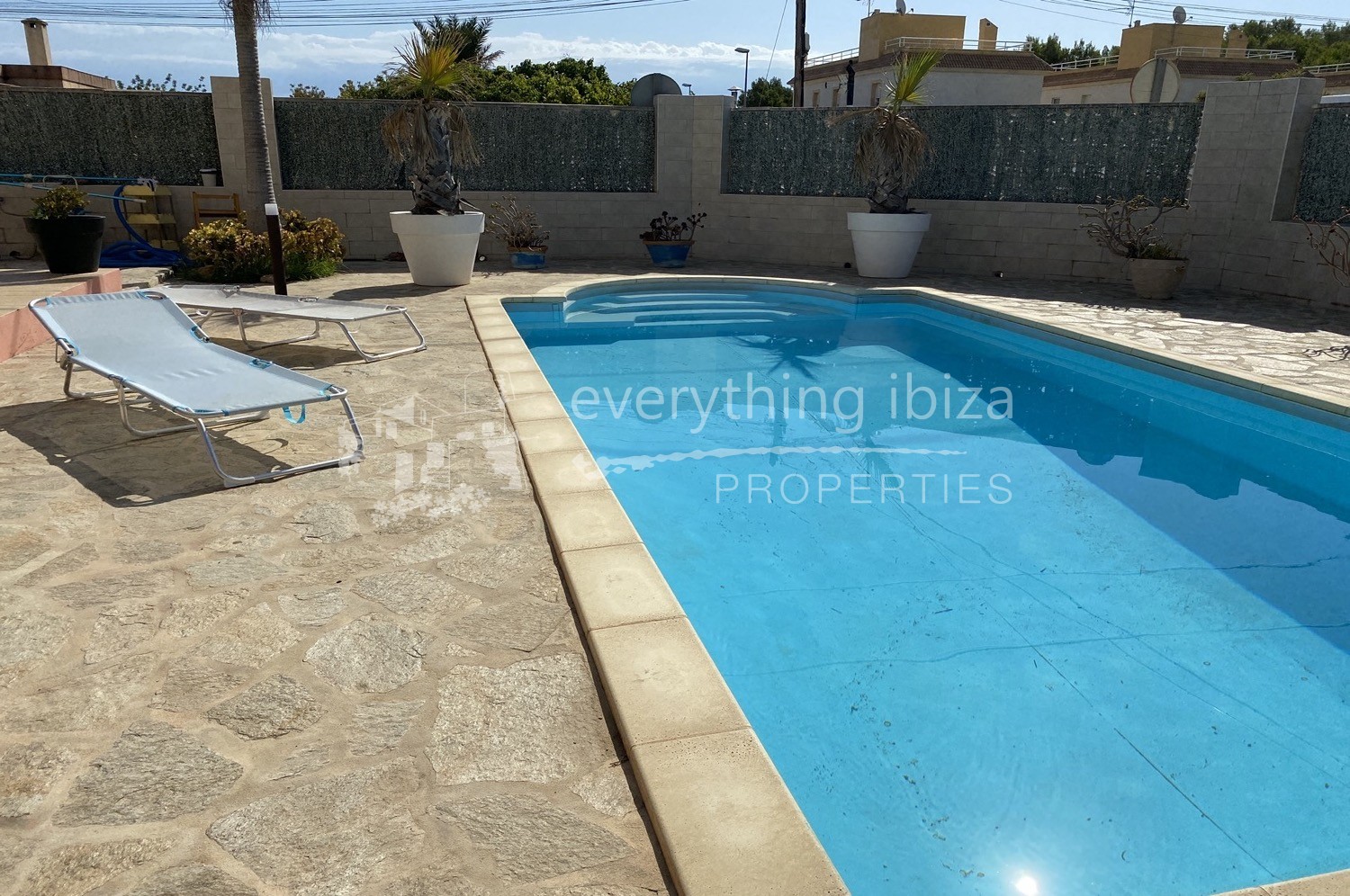 Lovely detached villa for sale by everything ibiza Properties