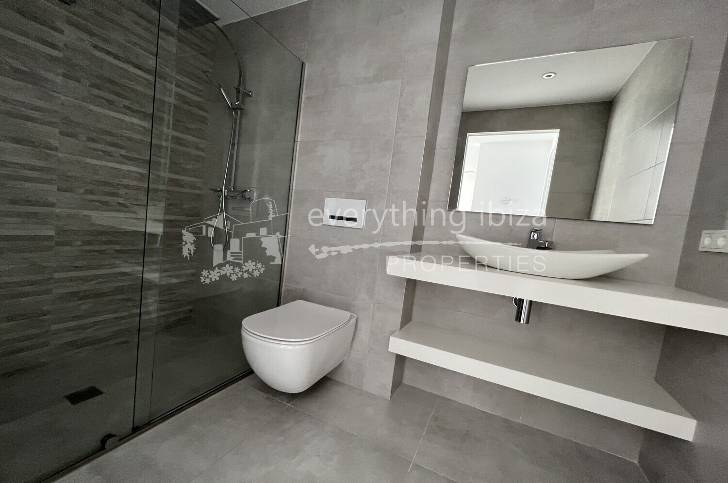 Quality Frontline 2 Bed Apartment in Cala Gracio, ref. 1428, for sale in Ibiza by everything ibiza Properties