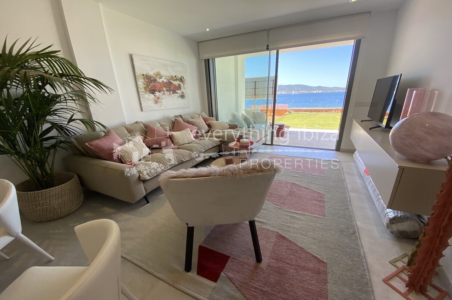 Quality Frontline 2 Bed Apartment in Cala Gracio, ref. 1428, for sale in Ibiza by everything ibiza Properties