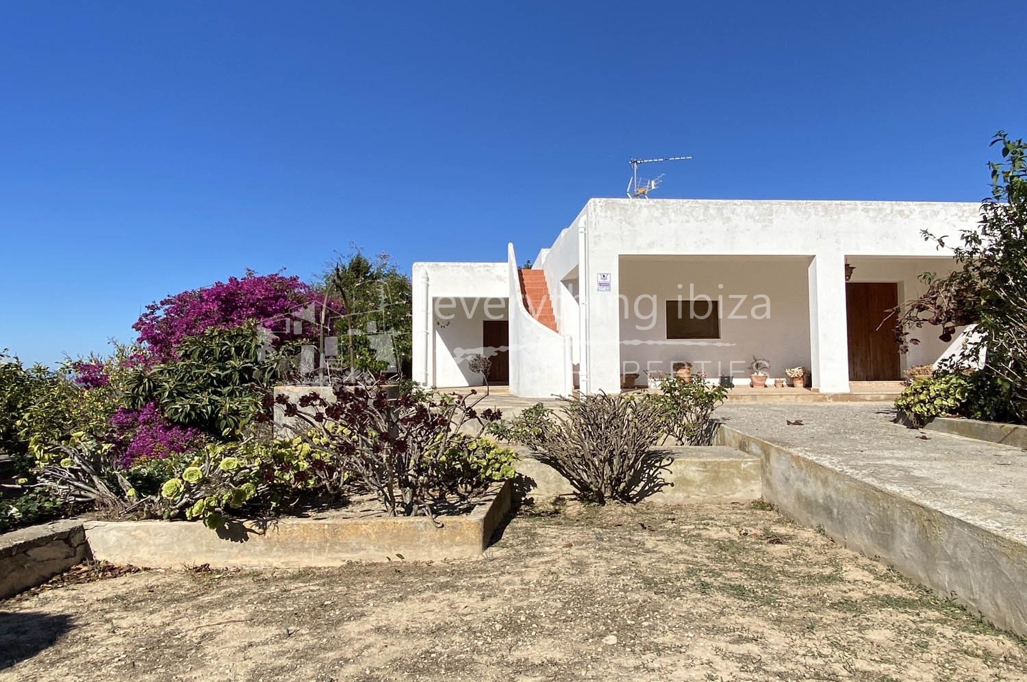 Detached villa & finca, ref. 1280, for sale in Ibiza by everything ibiza Properties