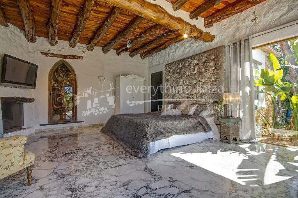 Historic 150 Year Old Palatial Finca, ref. 1341, for sale in Ibiza by everything ibiza Properties