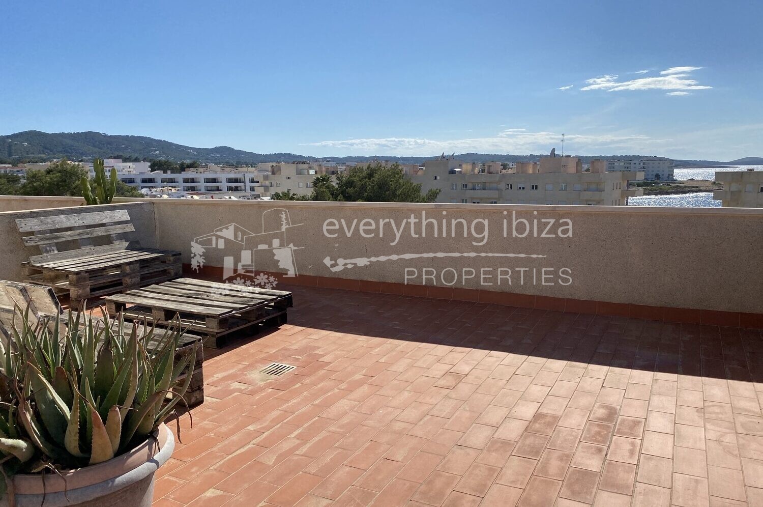 Penthouse apartment close to the sea, ref. 1336, for sale in Ibiza by everything ibiza Properties