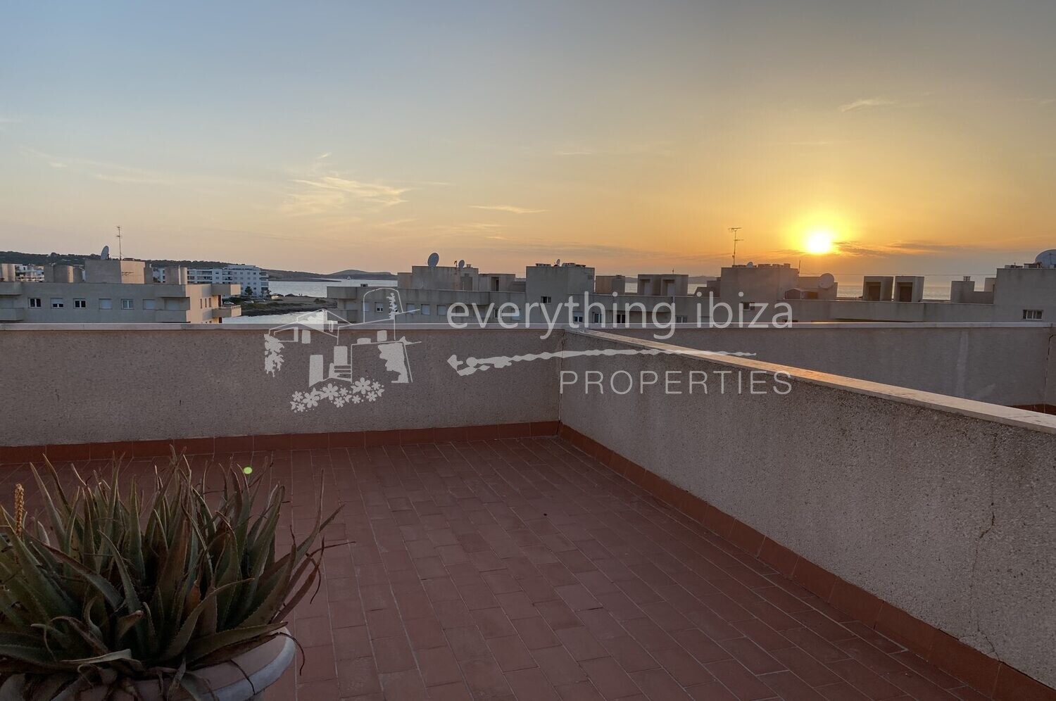 Penthouse apartment close to the sea, ref. 1336, for sale in Ibiza by everything ibiza Properties
