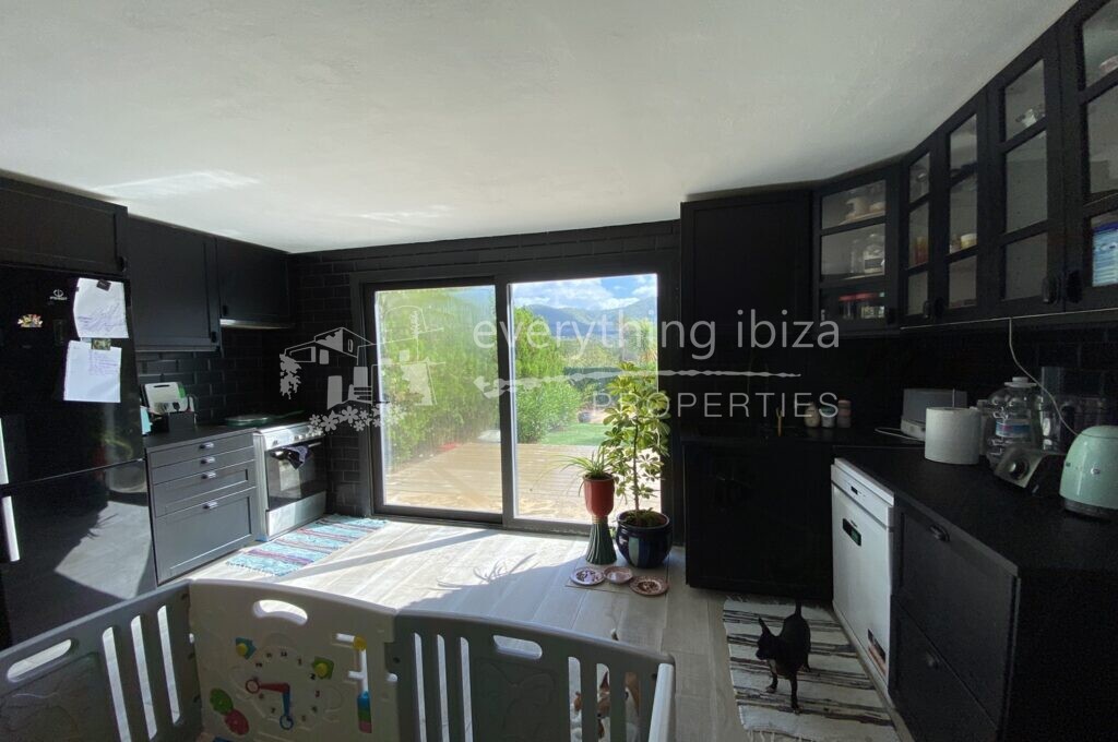 Charming Tradition Style Villa on a Large Rural Plot, ref. 1389, for sale in Ibiza by everything ibiza Properties