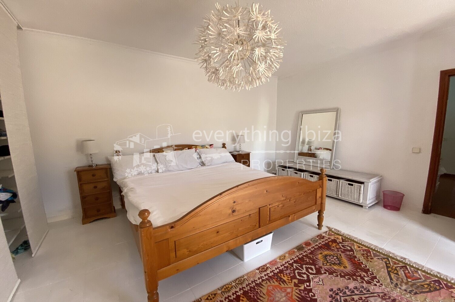 Charming Tradition Style Villa on a Large Rural Plot, ref. 1389, for sale in Ibiza by everything ibiza Properties