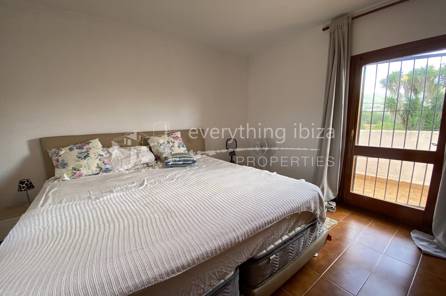 Charming Tradition Style Villa on a Large Rural Plot, ref. 1389, for sale in Ibiza by everything ibiza Properties