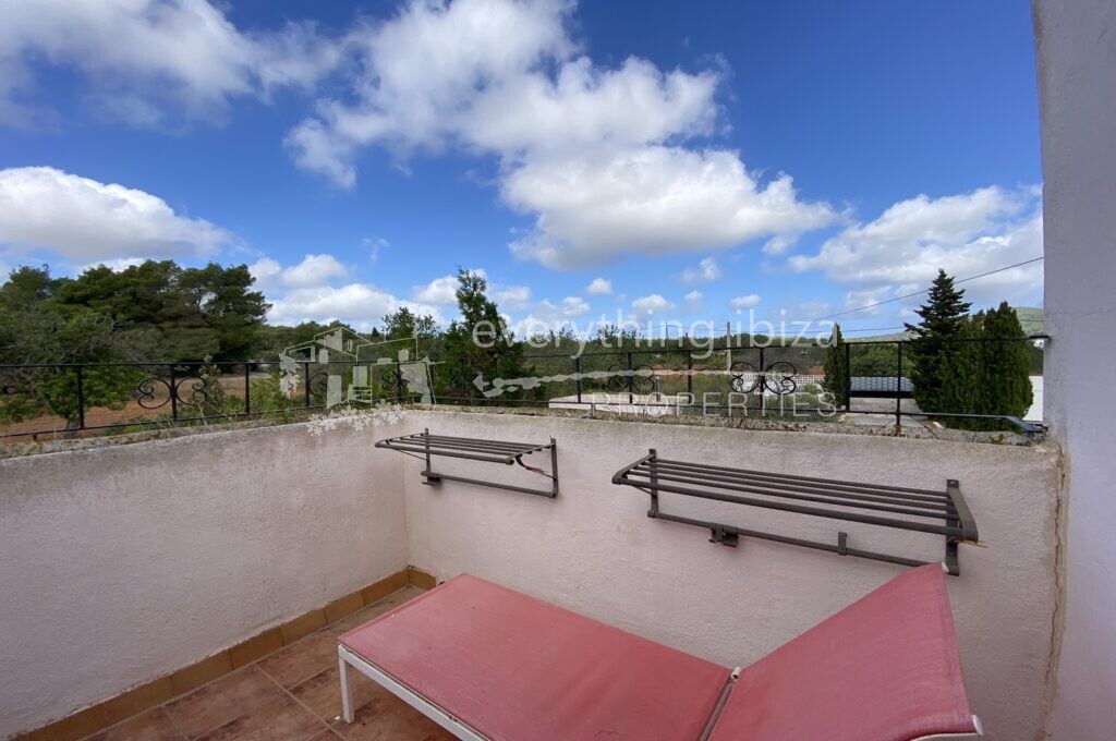 Charming Tradition Style Villa on a Large Rural Plot, ref. 1389, for sale in Ibiza by everything ibiza Properties