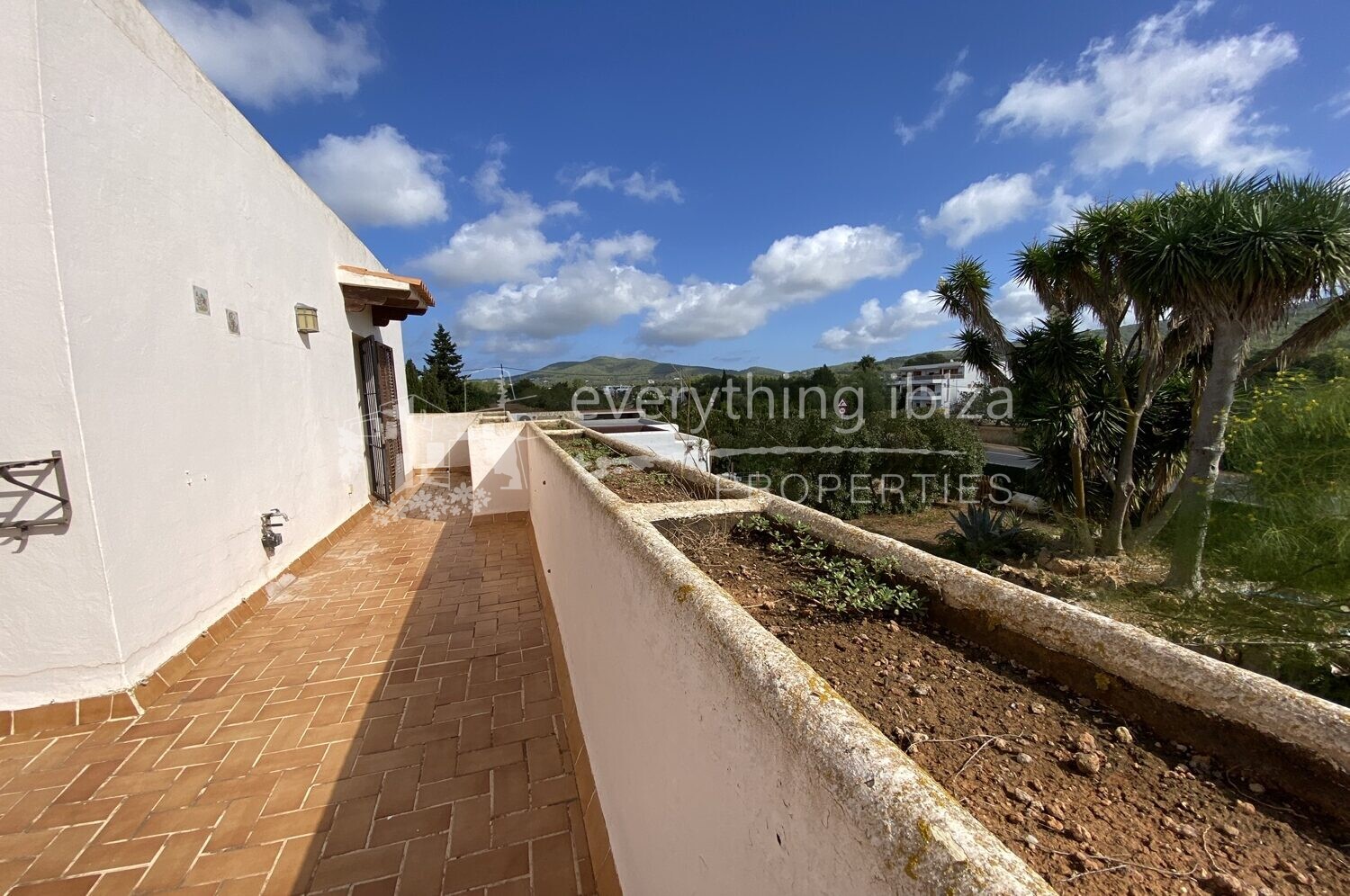 Charming Tradition Style Villa on a Large Rural Plot, ref. 1389, for sale in Ibiza by everything ibiza Properties
