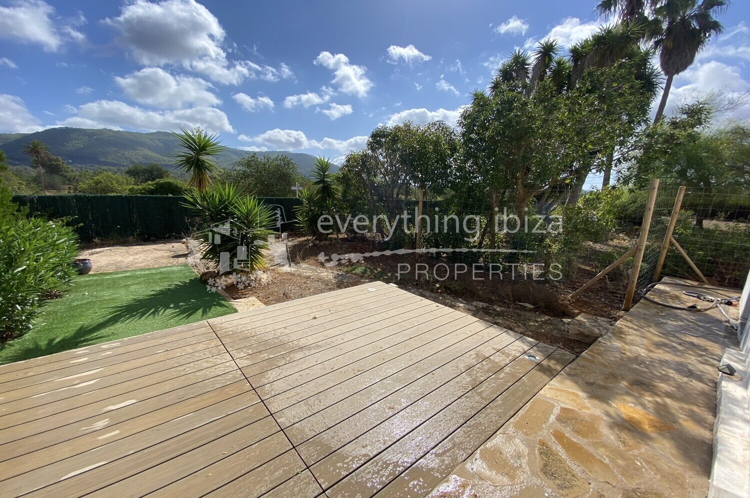 Charming Tradition Style Villa on a Large Rural Plot, ref. 1389, for sale in Ibiza by everything ibiza Properties