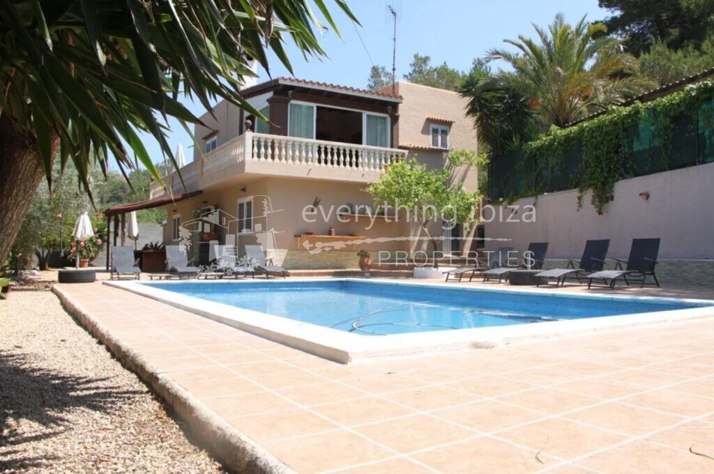 Charming Villa with Pool Close to Sant Josep Village, ref. 1398, for sale in Ibiza by everything ibiza Properties