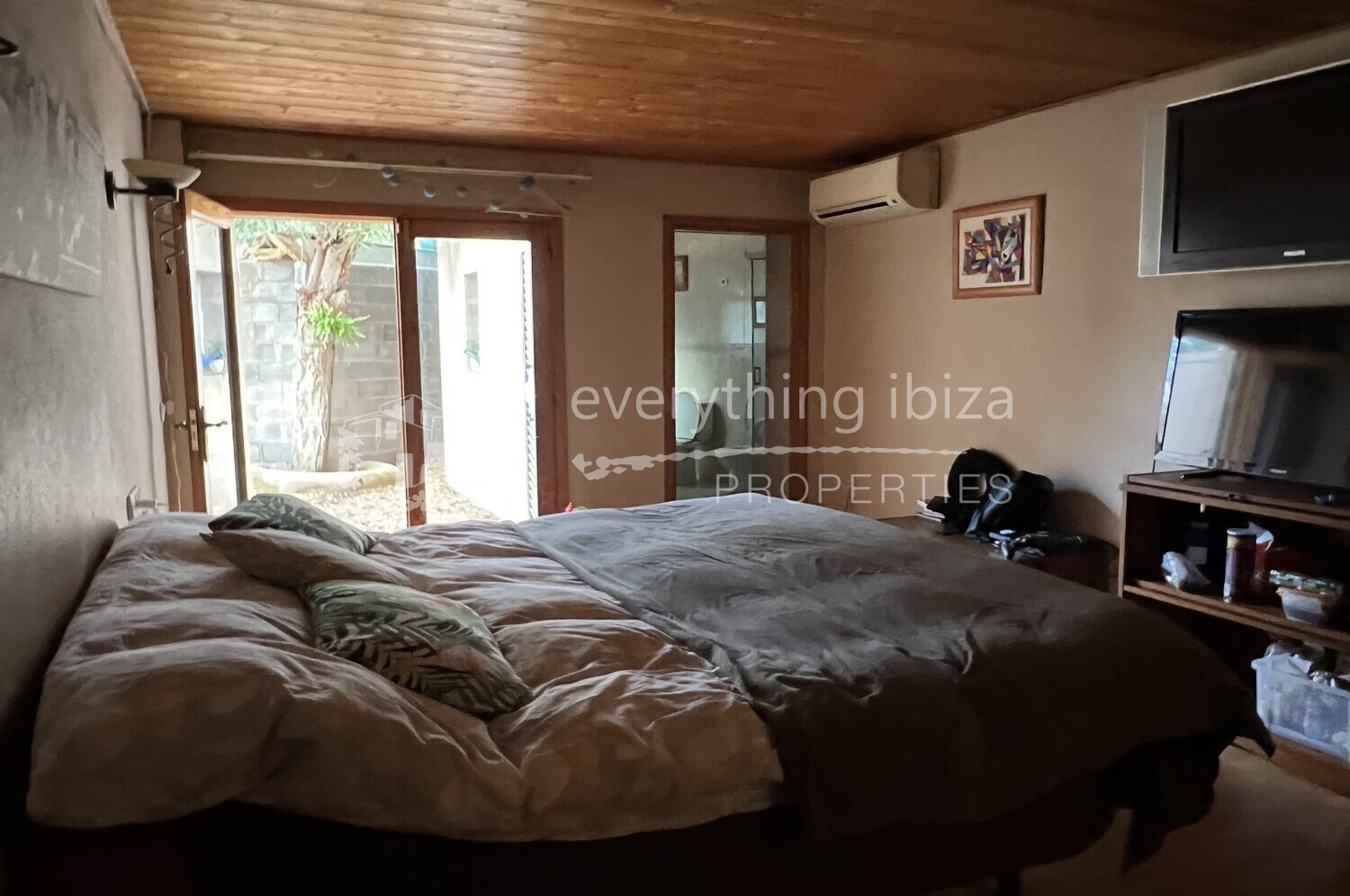 Charming Villa with Pool Close to Sant Josep Village, ref. 1398, for sale in Ibiza by everything ibiza Properties