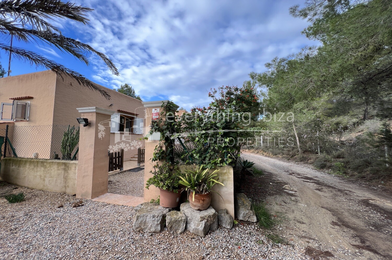 Charming Villa with Pool Close to Sant Josep Village, ref. 1398, for sale in Ibiza by everything ibiza Properties