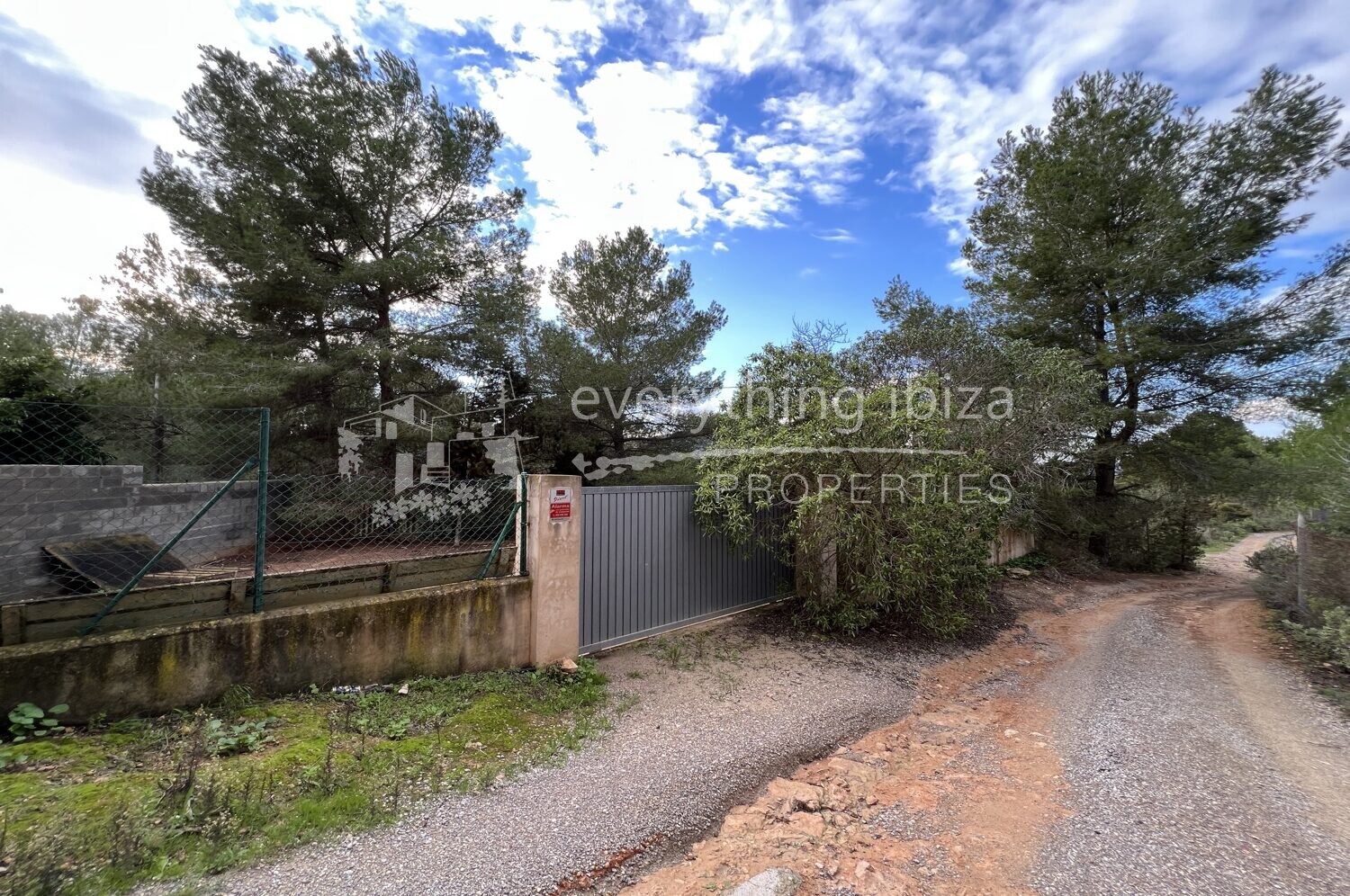Charming Villa with Pool Close to Sant Josep Village, ref. 1398, for sale in Ibiza by everything ibiza Properties