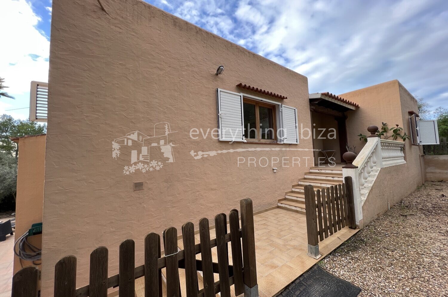 Charming Villa with Pool Close to Sant Josep Village, ref. 1398, for sale in Ibiza by everything ibiza Properties