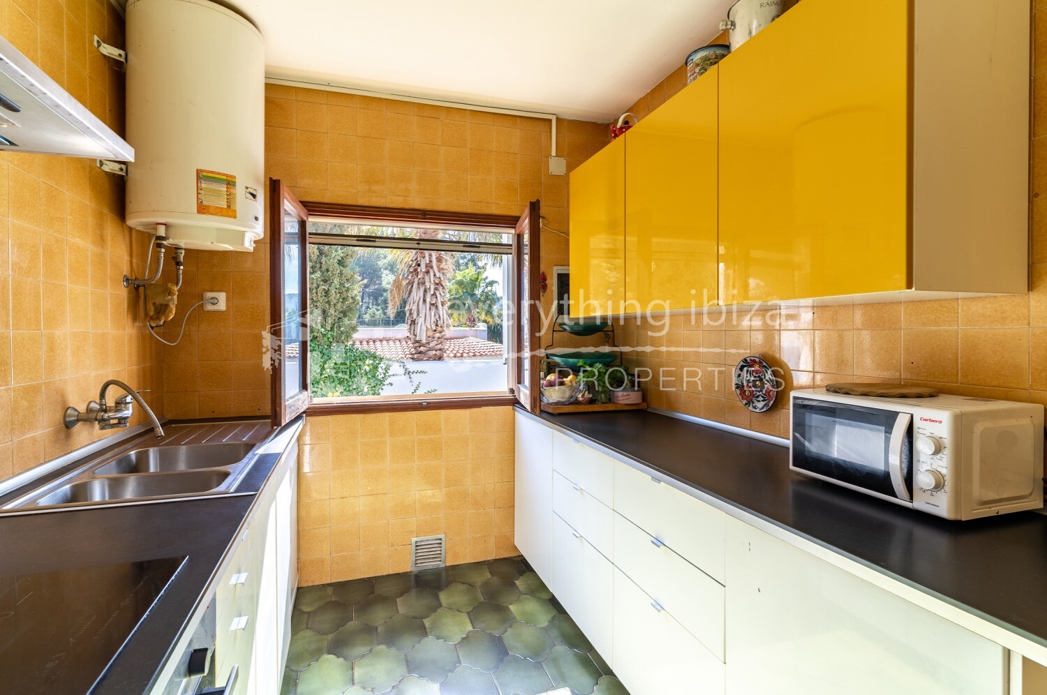 Traditional Villa in the Heart of the Ibiza Countryside, ref. 1406, for sale in Ibiza by everything ibiza Properties