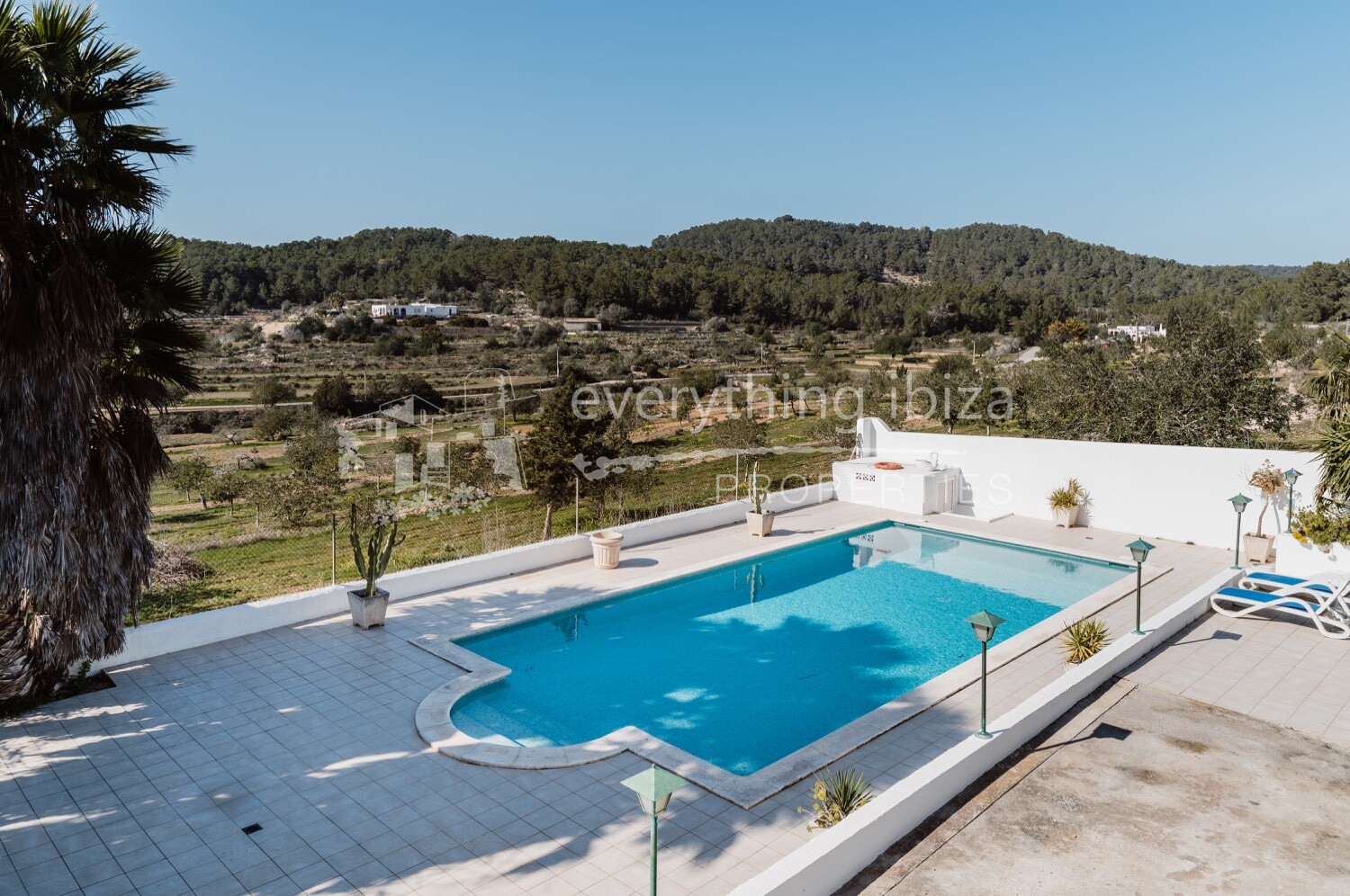 Traditional Villa in the Heart of the Ibiza Countryside, ref. 1406, for sale in Ibiza by everything ibiza Properties