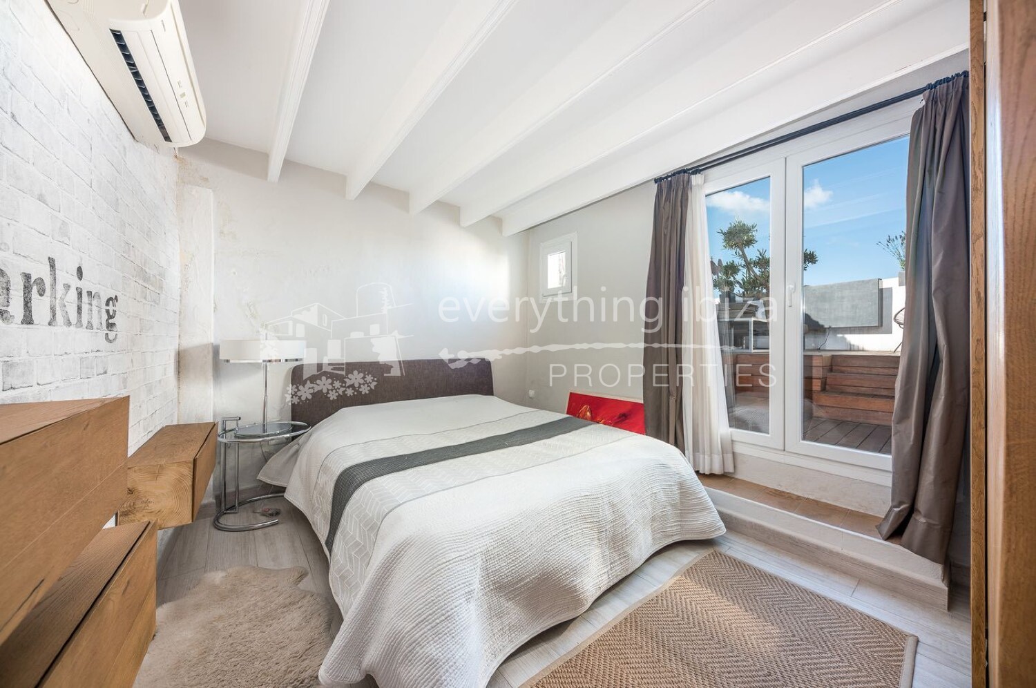 Lovely Townhouse in Dalt Vila Area of Ibiza Town, ref. 1407, for sale in Ibiza by everything ibiza Properties