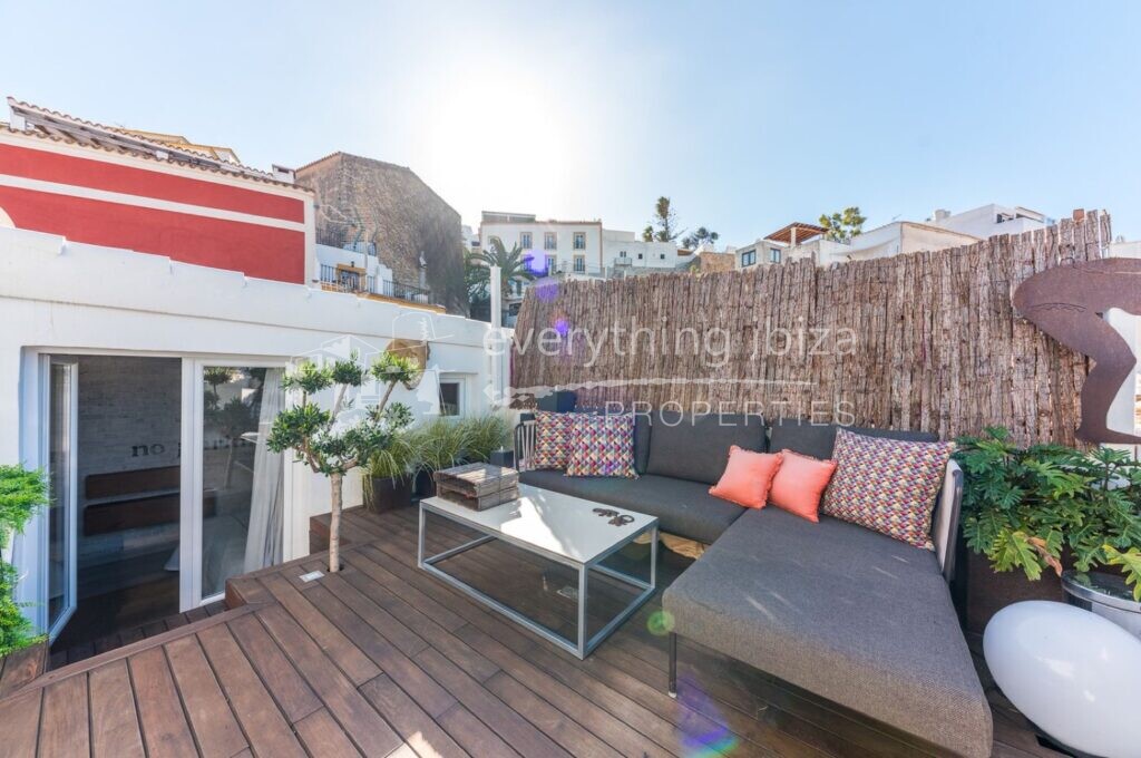 Lovely Townhouse in Dalt Vila Area of Ibiza Town, ref. 1407, for sale in Ibiza by everything ibiza Properties