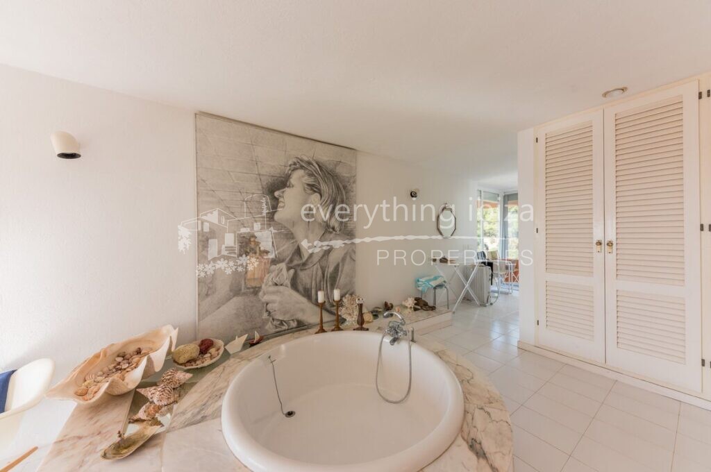 Penthouse Apartment with Roof Terrace & Sea Views, ref. 1409, for sale in Ibiza by everything ibiza Properties