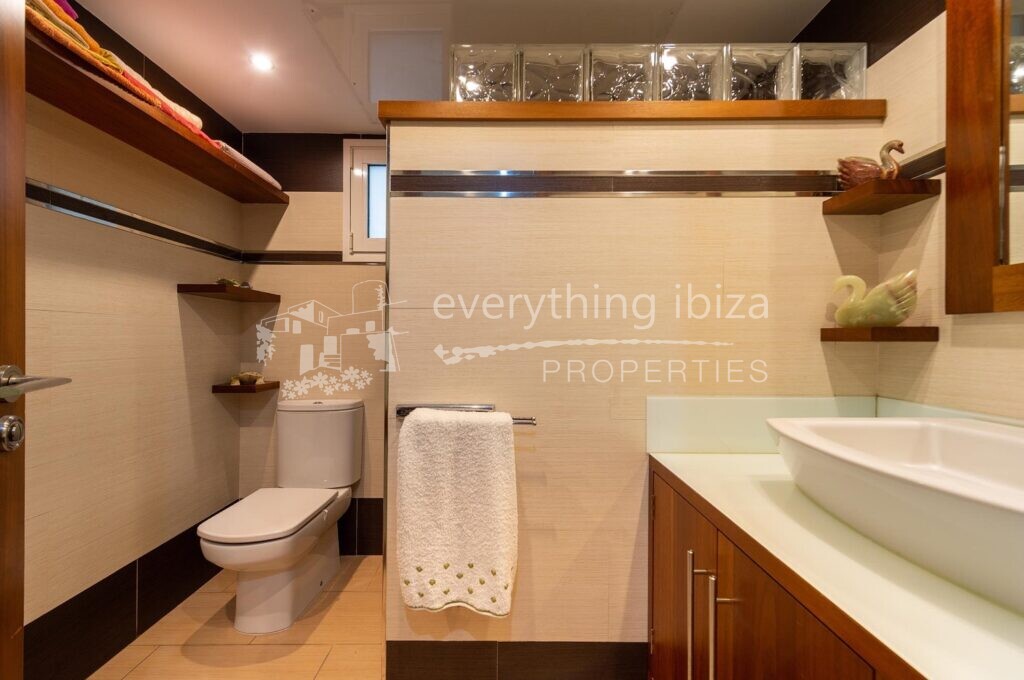 Renovated Apartment of Quality in Super Location, ref. 1418, for sale in Ibiza by everything ibiza Properties