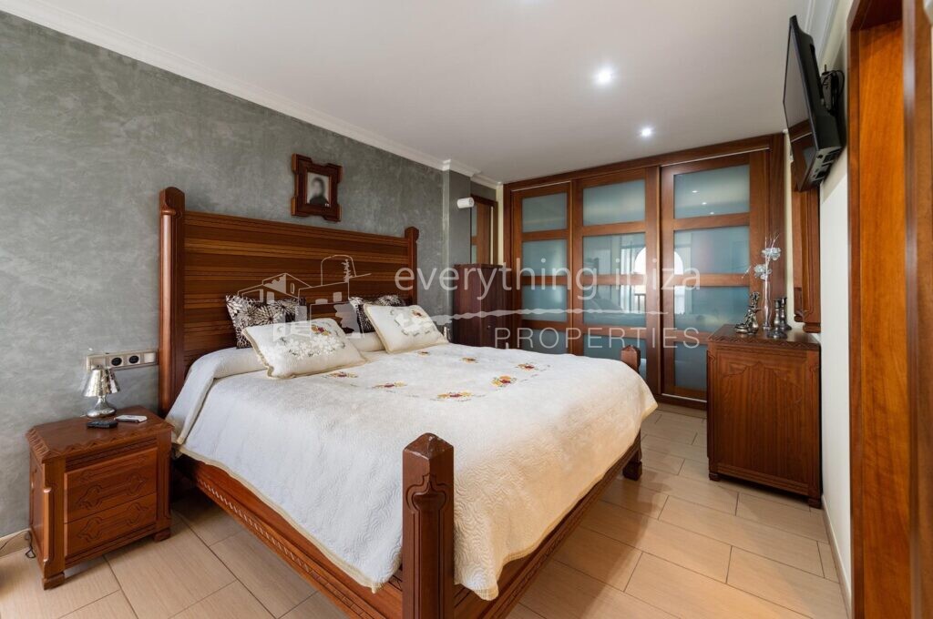 Renovated Apartment of Quality in Super Location, ref. 1418, for sale in Ibiza by everything ibiza Properties