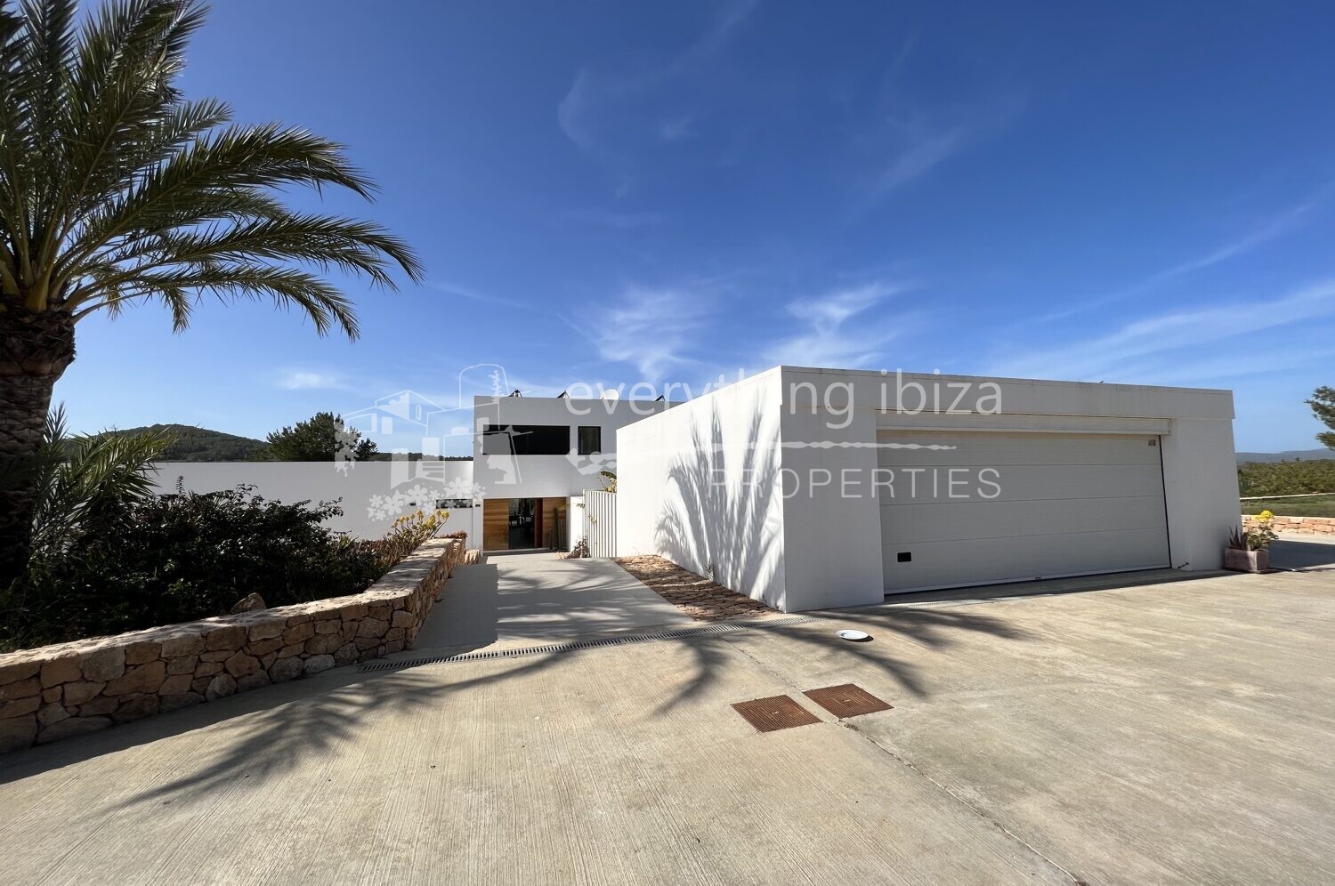 Magnificent Modern Villa Set in Beautiful Countryside, ref. 1423, for sale in Ibiza by everything ibiza Properties