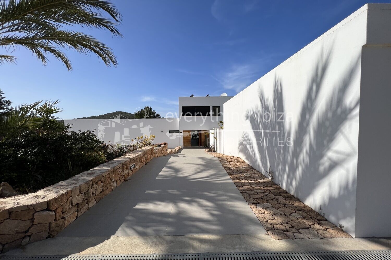 Magnificent Modern Villa Set in Beautiful Countryside, ref. 1423, for sale in Ibiza by everything ibiza Properties