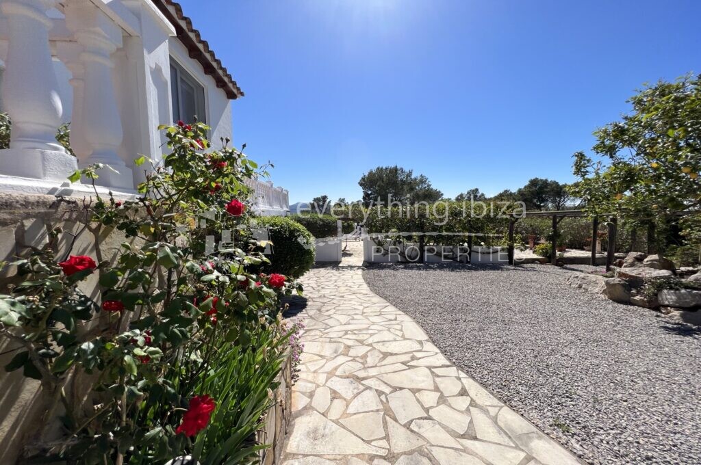 Beautiful Villa with Tourist License in Peaceful Countryside, ref. 1441, for sale in Ibiza by everything ibiza Properties