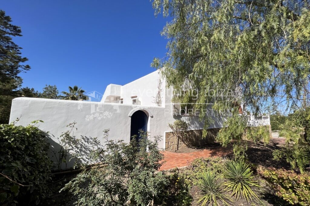 Beautiful Villa with Tourist License in Peaceful Countryside, ref. 1441, for sale in Ibiza by everything ibiza Properties
