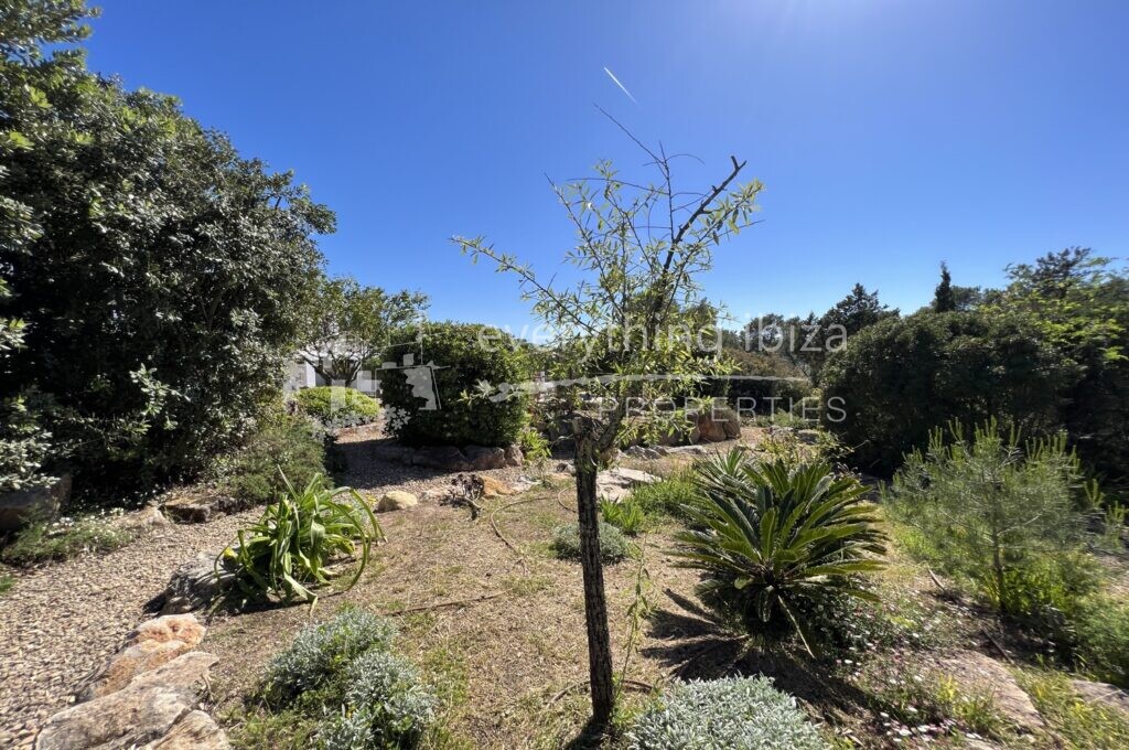 Beautiful Villa with Tourist License in Peaceful Countryside, ref. 1441, for sale in Ibiza by everything ibiza Properties