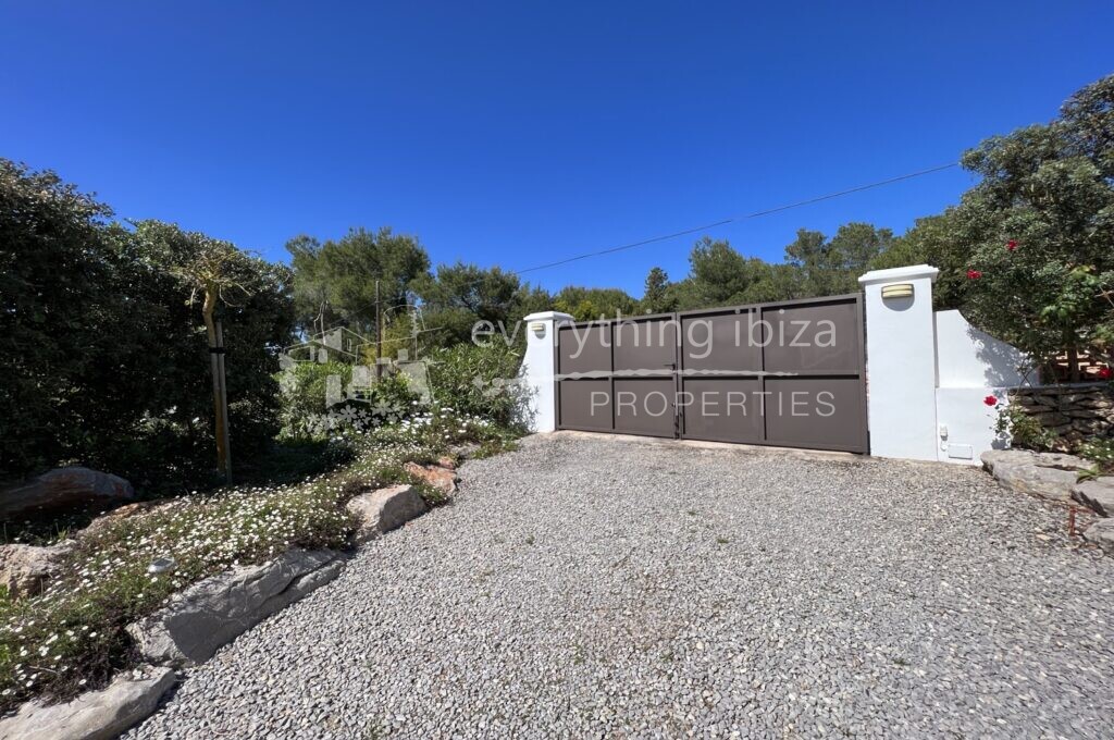 Beautiful Villa with Tourist License in Peaceful Countryside, ref. 1441, for sale in Ibiza by everything ibiza Properties