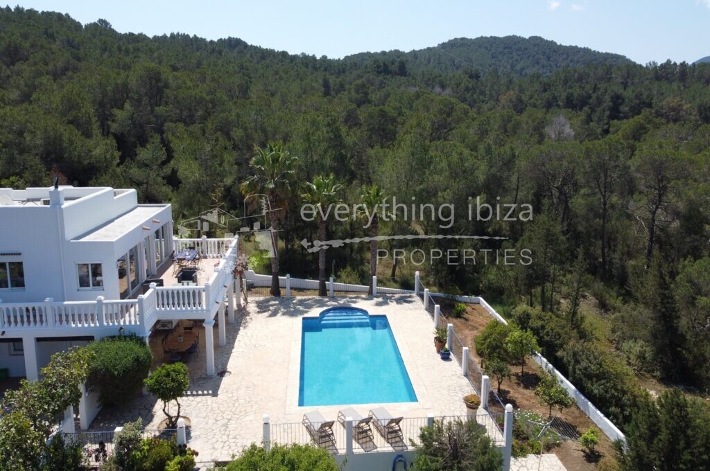 Beautiful Villa with Tourist License in Peaceful Countryside, ref. 1441, for sale in Ibiza by everything ibiza Properties