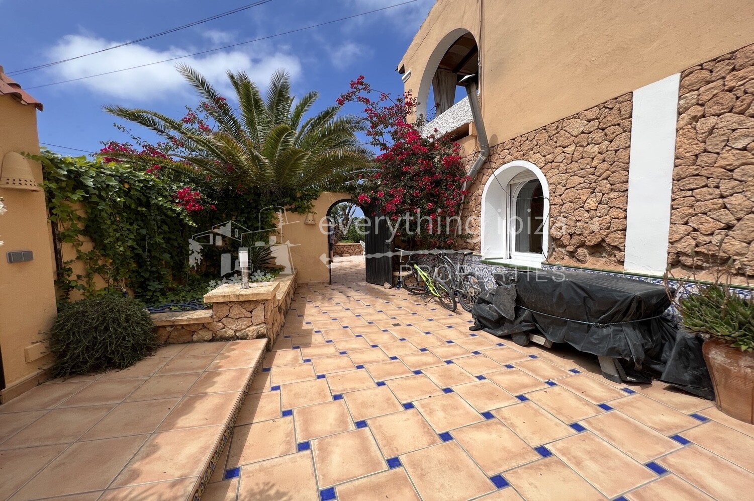 Charming Ground Floor Apartment Close to Beaches, ref. 1459, for sale in Ibiza by everything ibiza Properties