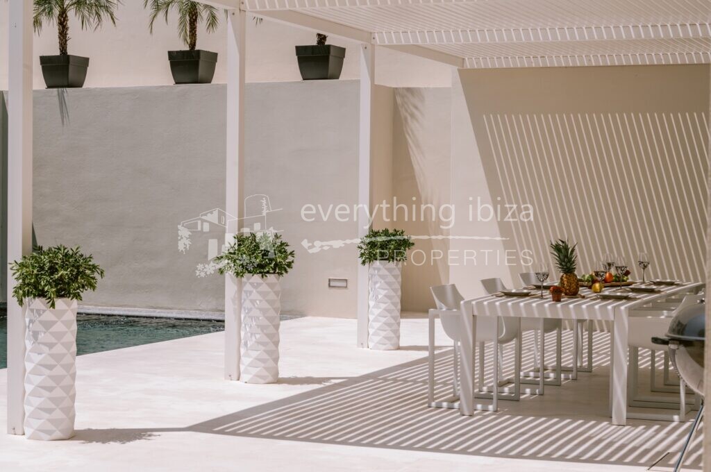 Stunning Cosmopolitan Villa Beautifully Designed & Styled, ref. 1463, for sale in Ibiza by everything ibiza Properties