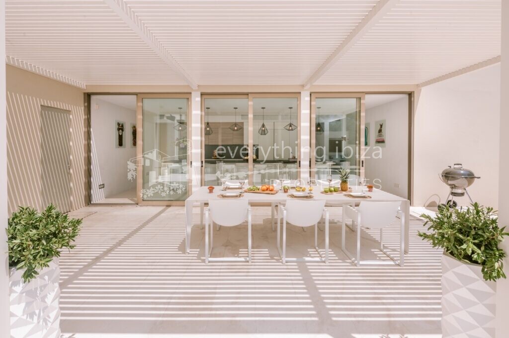 Stunning Cosmopolitan Villa Beautifully Designed & Styled, ref. 1463, for sale in Ibiza by everything ibiza Properties