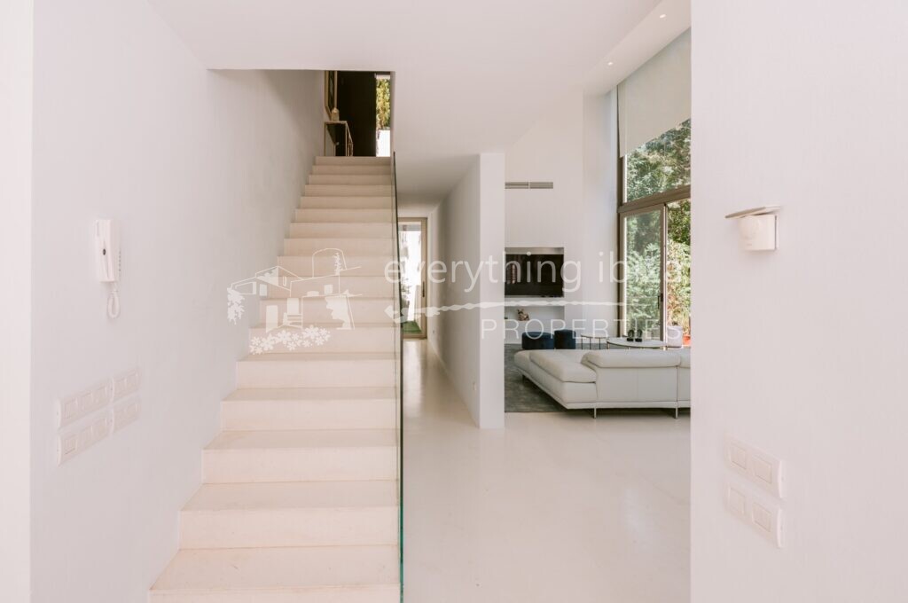 Stunning Cosmopolitan Villa Beautifully Designed & Styled, ref. 1463, for sale in Ibiza by everything ibiza Properties