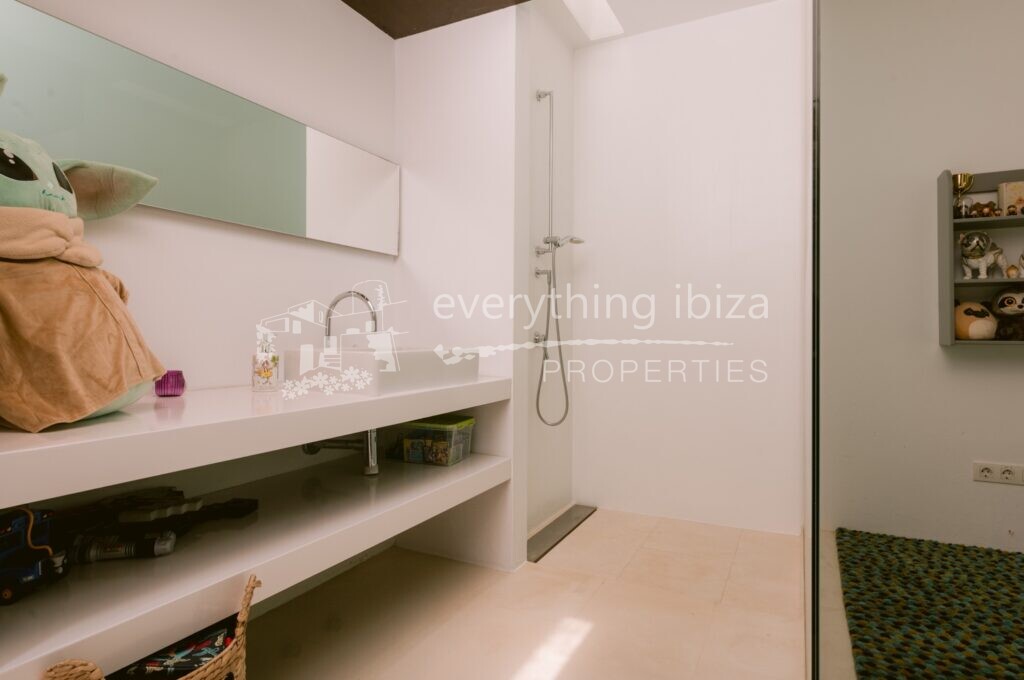 Stunning Cosmopolitan Villa Beautifully Designed & Styled, ref. 1463, for sale in Ibiza by everything ibiza Properties
