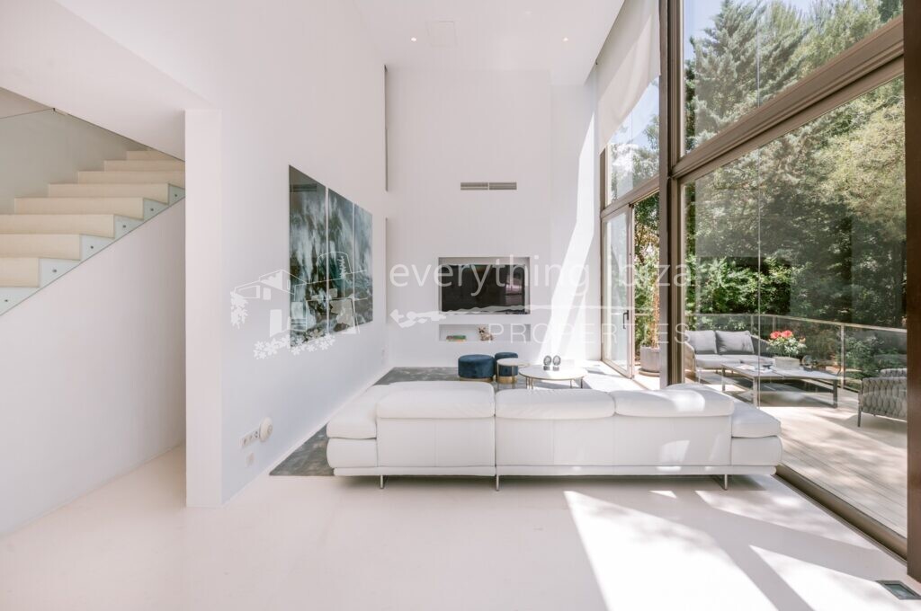 Stunning Cosmopolitan Villa Beautifully Designed & Styled, ref. 1463, for sale in Ibiza by everything ibiza Properties