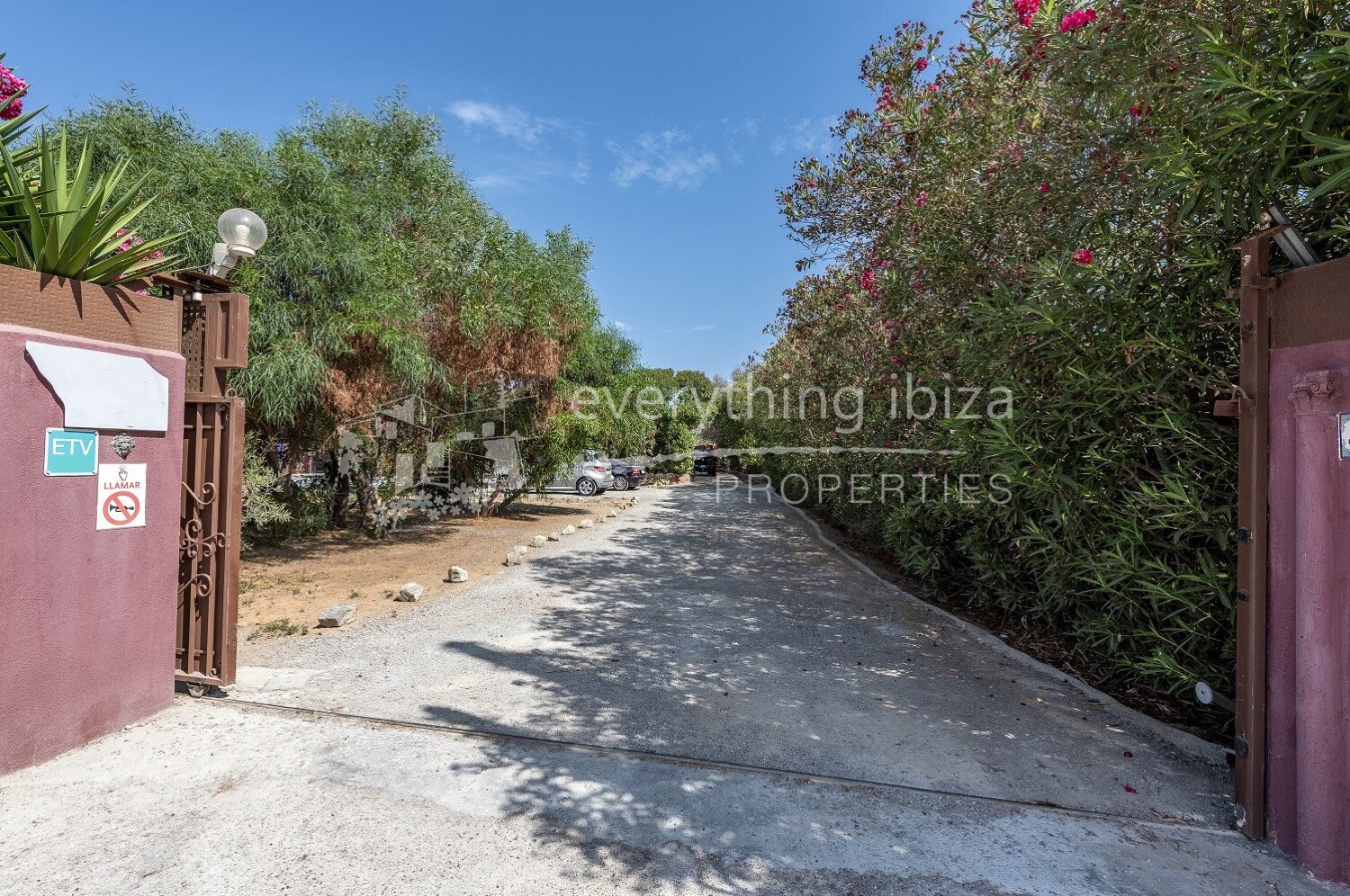 Beautiful Villa Uniquely Styled with a Touristic License, ref. 1464, for sale in Ibiza by everything ibiza Properties