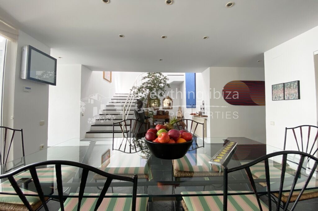 Elegant Villa Set in Large Country Plot Yet Close to Ibiza, ref. 1458, for sale in Ibiza by everything ibiza Properties