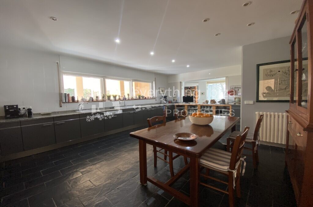 Elegant Villa Set in Large Country Plot Yet Close to Ibiza, ref. 1458, for sale in Ibiza by everything ibiza Properties