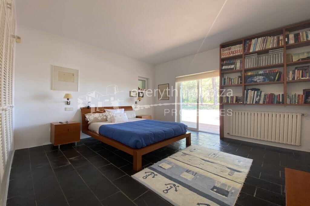 Elegant Villa Set in Large Country Plot Yet Close to Ibiza, ref. 1458, for sale in Ibiza by everything ibiza Properties