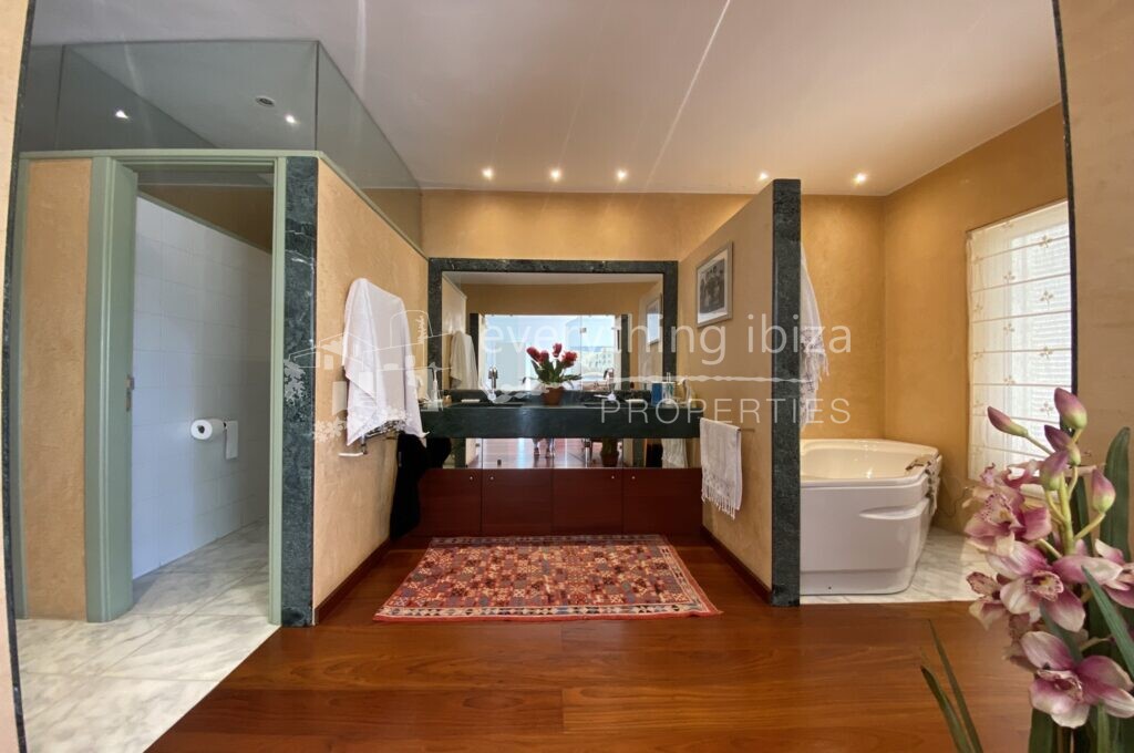 Elegant Villa Set in Large Country Plot Yet Close to Ibiza, ref. 1458, for sale in Ibiza by everything ibiza Properties