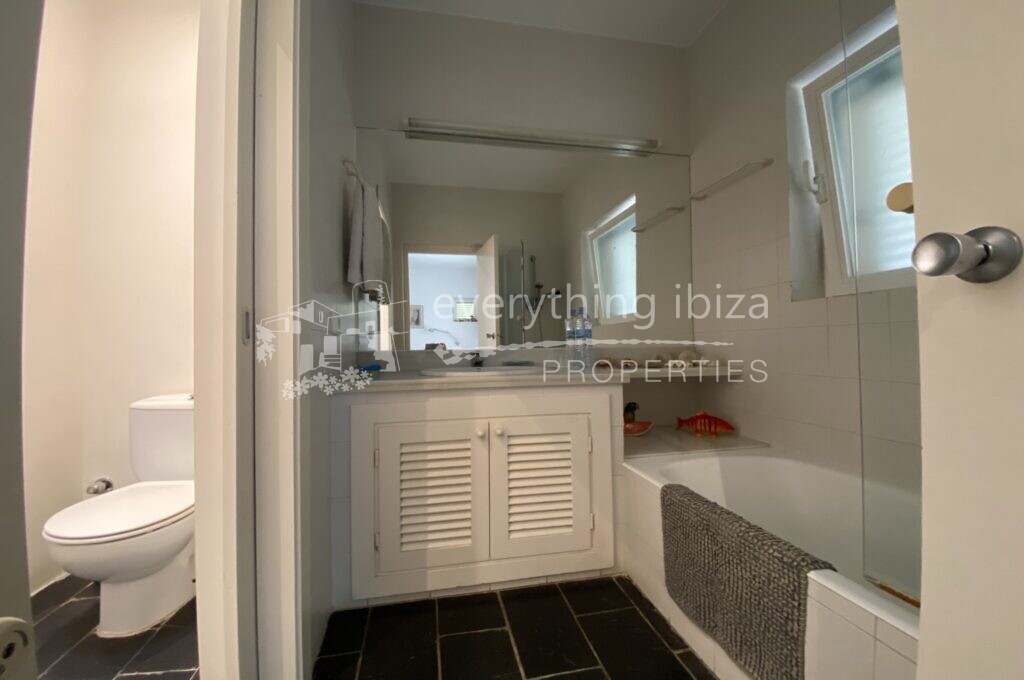 Elegant Villa Set in Large Country Plot Yet Close to Ibiza, ref. 1458, for sale in Ibiza by everything ibiza Properties
