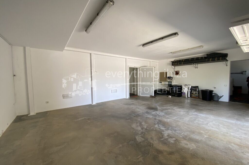 Elegant Villa Set in Large Country Plot Yet Close to Ibiza, ref. 1458, for sale in Ibiza by everything ibiza Properties