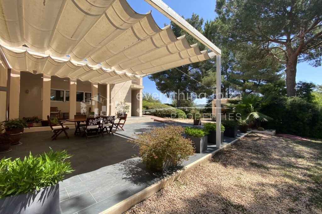 Elegant Villa Set in Large Country Plot Yet Close to Ibiza, ref. 1458, for sale in Ibiza by everything ibiza Properties